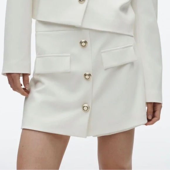 ZARA GOLD BUTTON SKORT - Picture 2 of 5